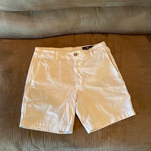 Used great condition vineyard vines shorts 5 inch inseam